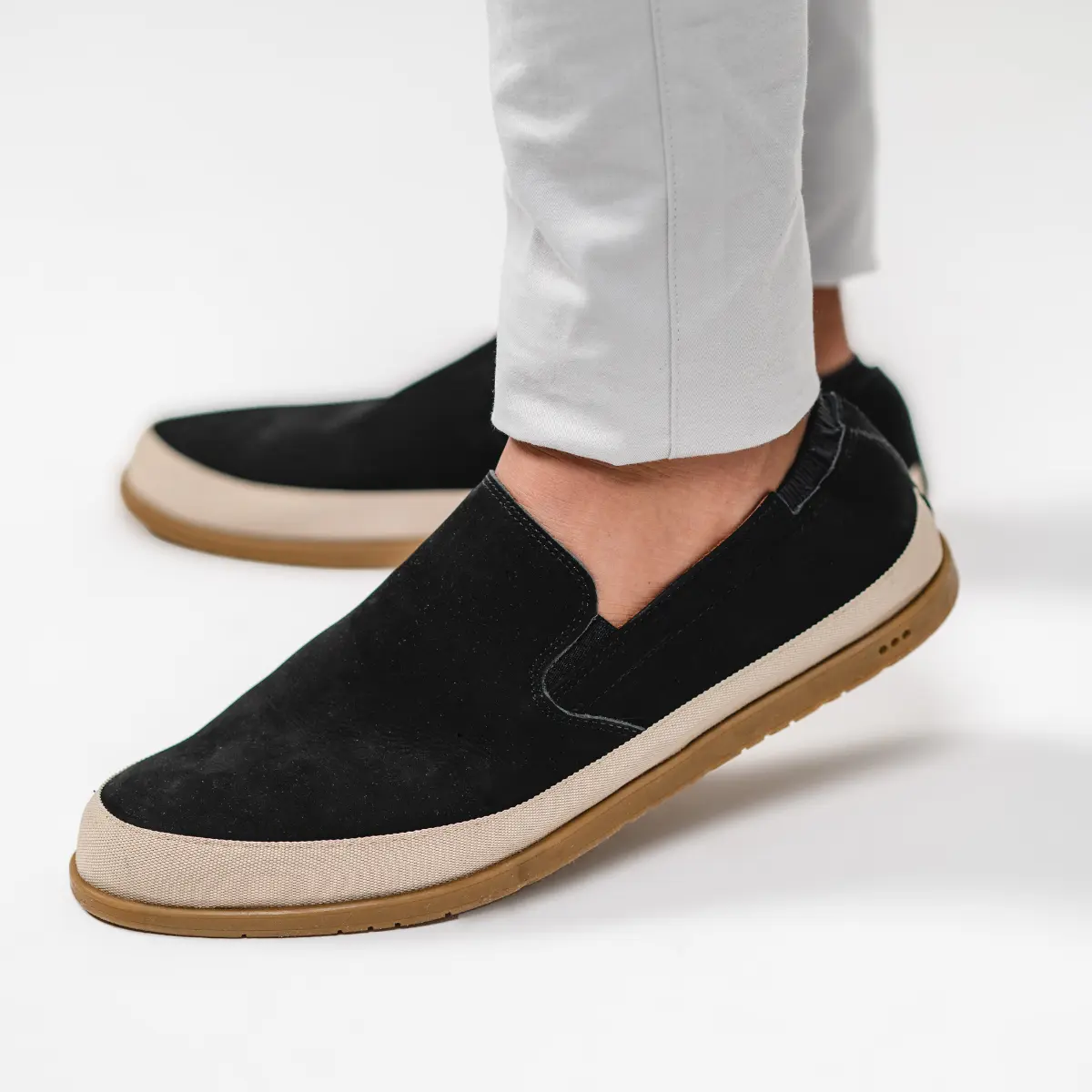 RAVELLO PRETO SOLA CARAMELO | SLIP ON