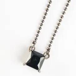 COLAR CRISTAL ONIX