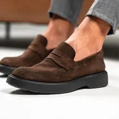SAPATO MASCULINO SOCIAL CASUAL EM CAMURÇA BAKER MARROM