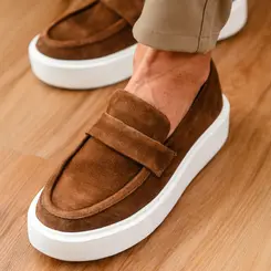 SAPATO SOCIAL CASUAL MASCULINO LOAFER EM CAMURÇA ROSSETTI MARROM
