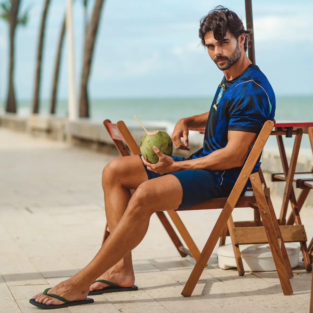 SANDÁLIA MASCULINA BICOLOR EM BORRACHA NICE AZUL SOLA VERDE