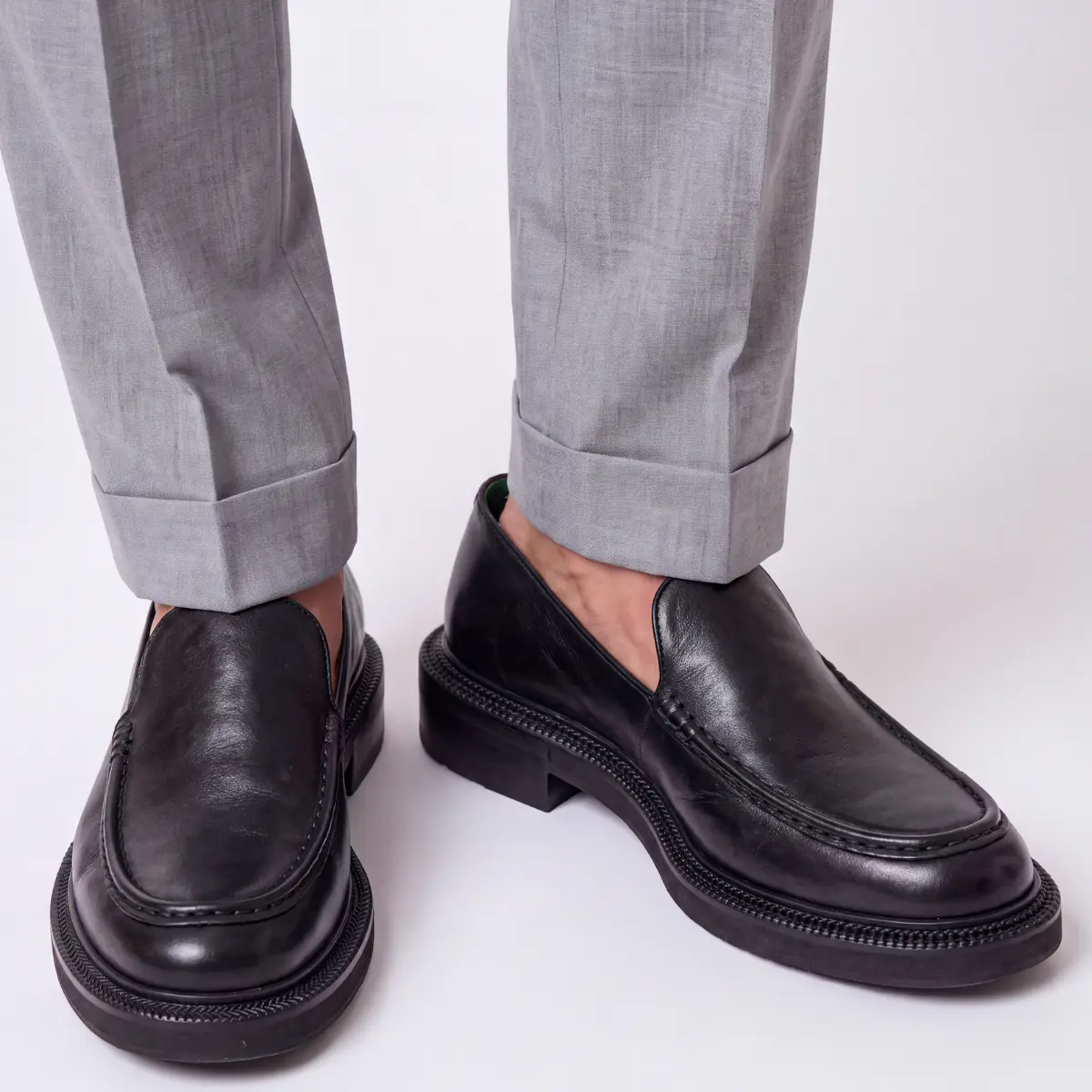 SAPATO SOCIAL MASCULINO LOAFER EM COURO PREMIUM PRETO | MADISON NOHA ATELIER