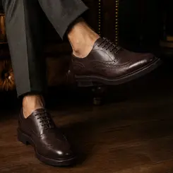 SAPATO SOCIAL MASCULINO OXFORD BROGUE EM COURO PREMIUM CAFÉ | VITTORIO NOHA ATELIER