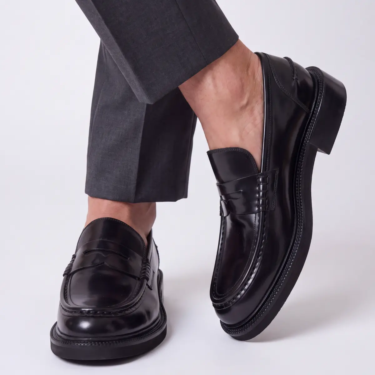 SAPATO SOCIAL MASCULINO LOAFER EM COURO PREMIUM PRETO | STEFFANO NOHA ATELIER